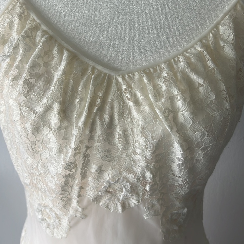 Elegant Vintage Vanity Fair illusion nightgown - Picture 2 of 10